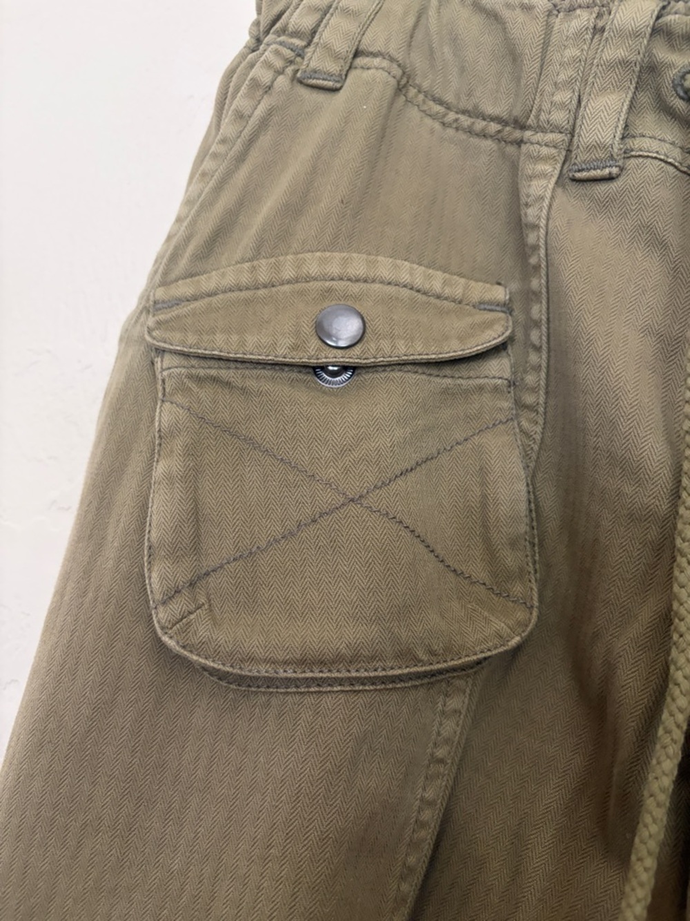 Free People/We The Free Olive Tahiti Pull On Cargo Pant. Worn Once! Like New! - Picture 7 of 10